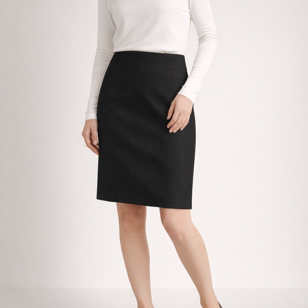 United Colors of Benetton Black Pinstripe Pencil Skirt US 2/ IT 38 Tailored NWOT
